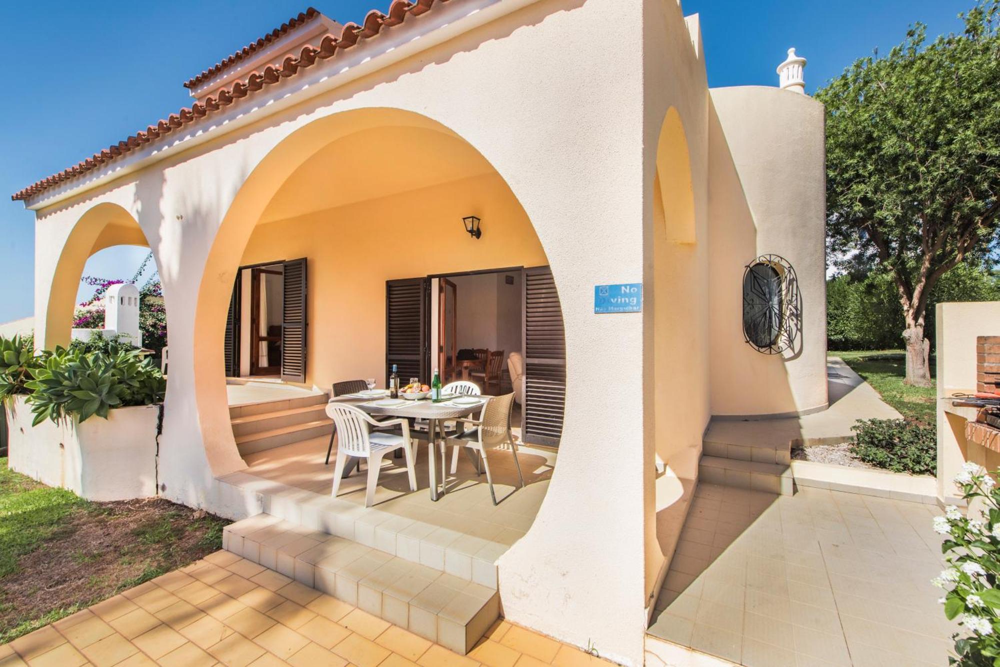 Located In An Exclusive Residential Area Of Vilamoura Villa Quarteira Exterior photo