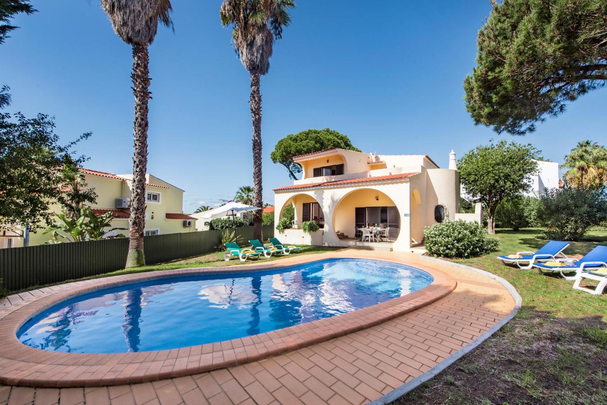 Located In An Exclusive Residential Area Of Vilamoura Villa Quarteira Exterior photo