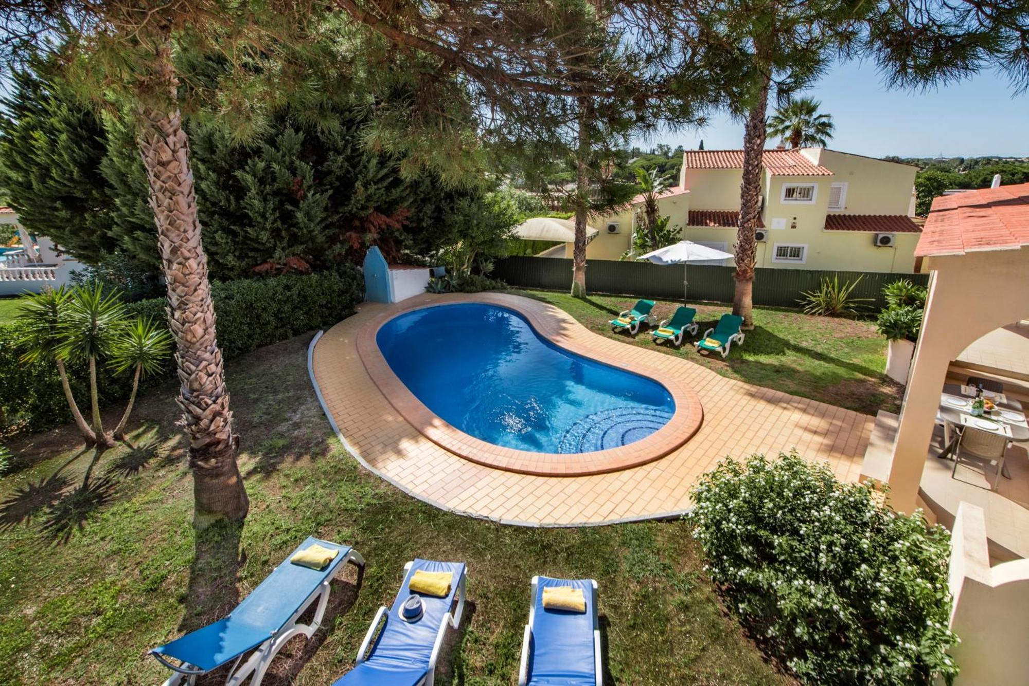 Located In An Exclusive Residential Area Of Vilamoura Villa Quarteira Exterior photo